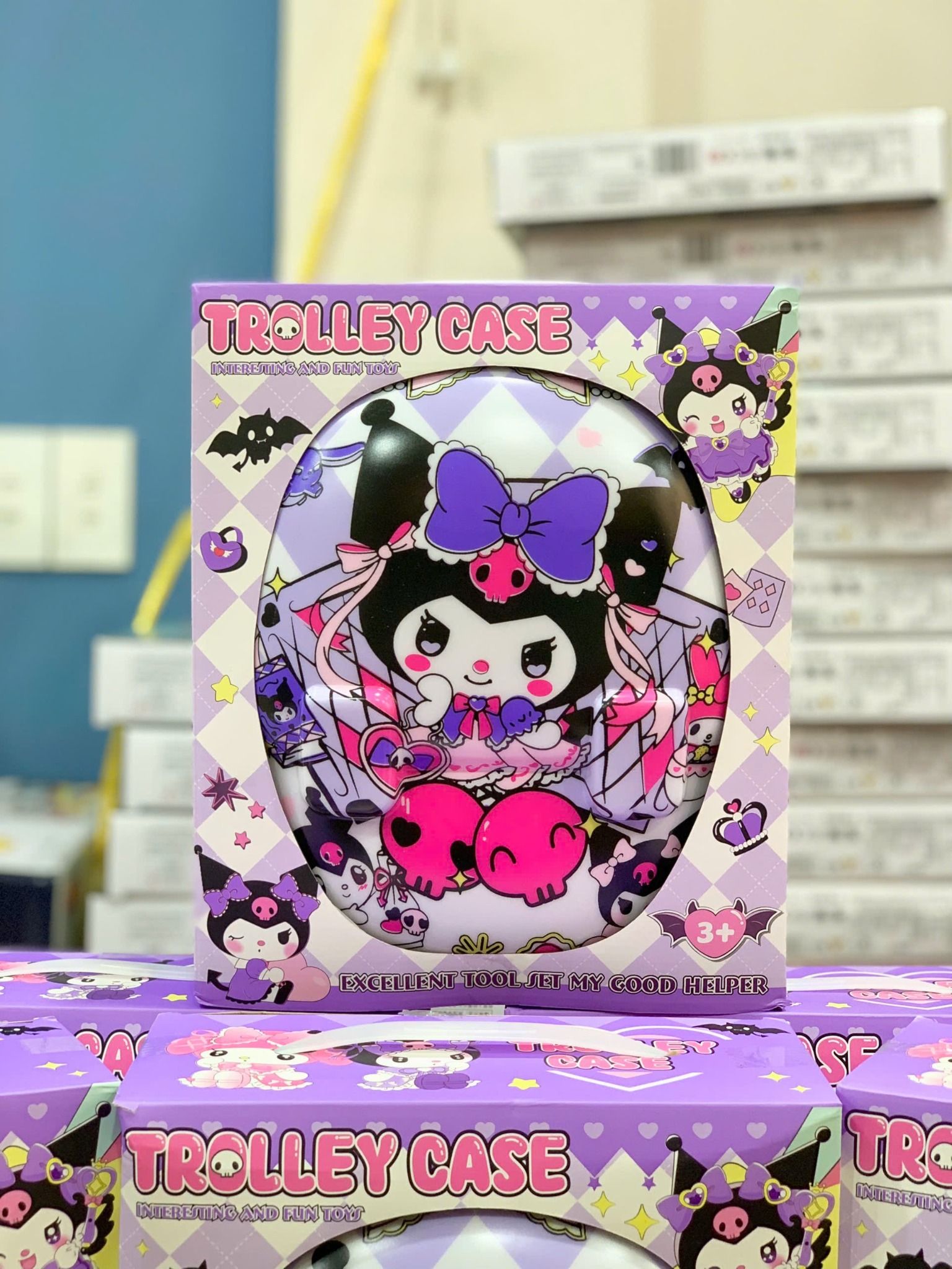 Bộ sưu tầm SANRIO: vali đồ chơi trang điểm Kuromi, kt 26.8x11x22.2cm, 3+ages, NO. 023