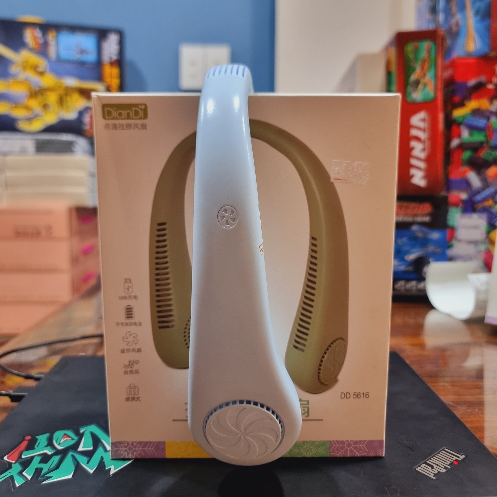 Đồ dùng văn phòng: Quạt vòng cổ tiên lợi (Neck USB Fan), Model DD 5616; DianDi Brand