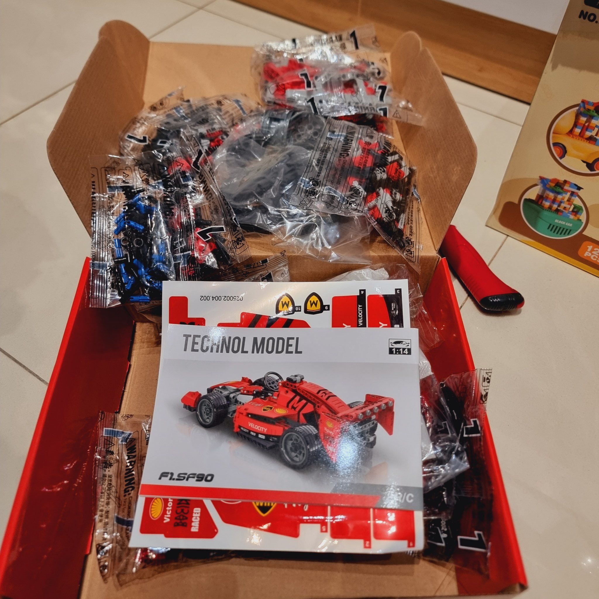 Đồ chơi vận động: Bộ lắp ráp xe điều khiển TECHNOL MODEL (xe đua công thức F1 tỷ lệ 1:14) model 025002