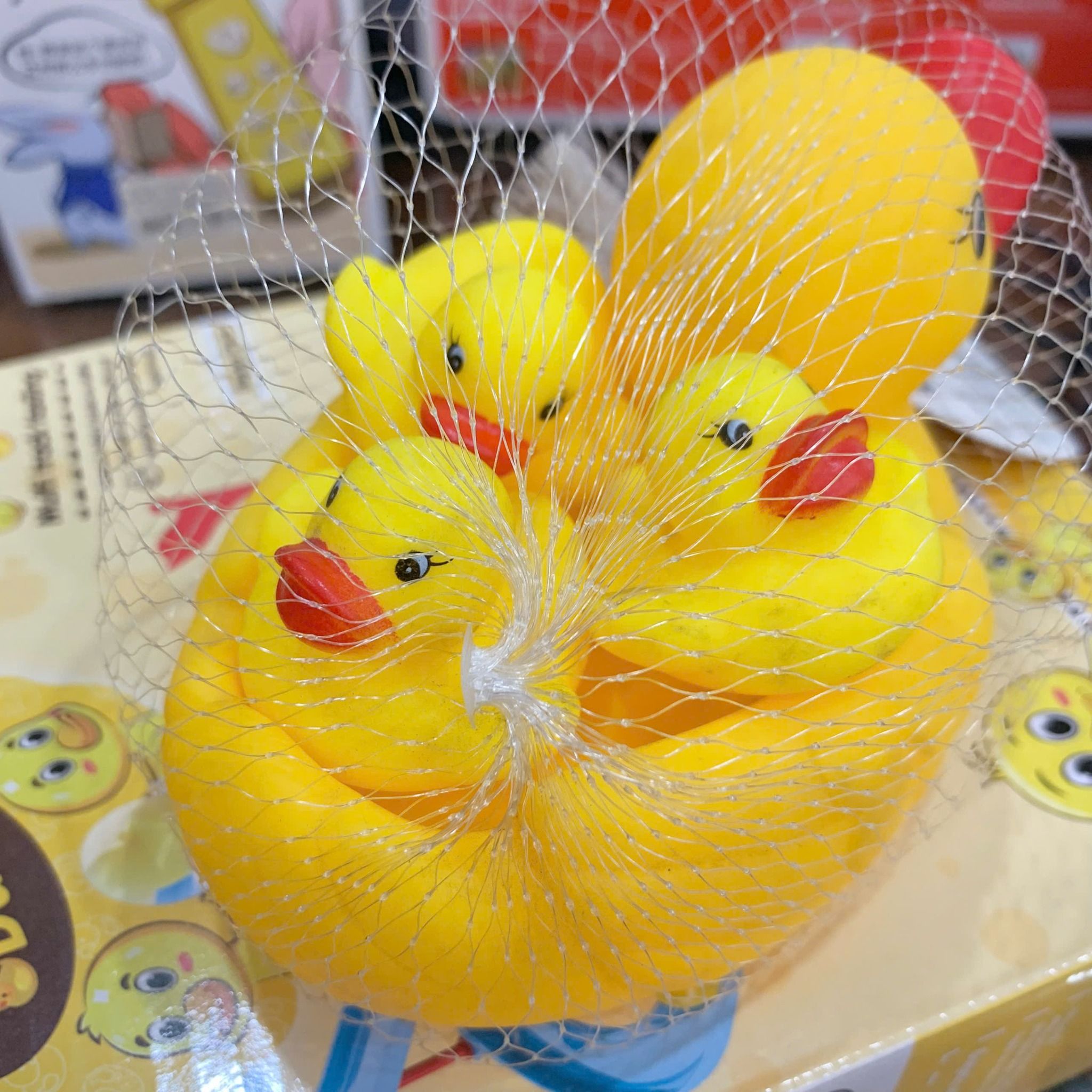 Đồ chơi vịt con thả bồn tắm