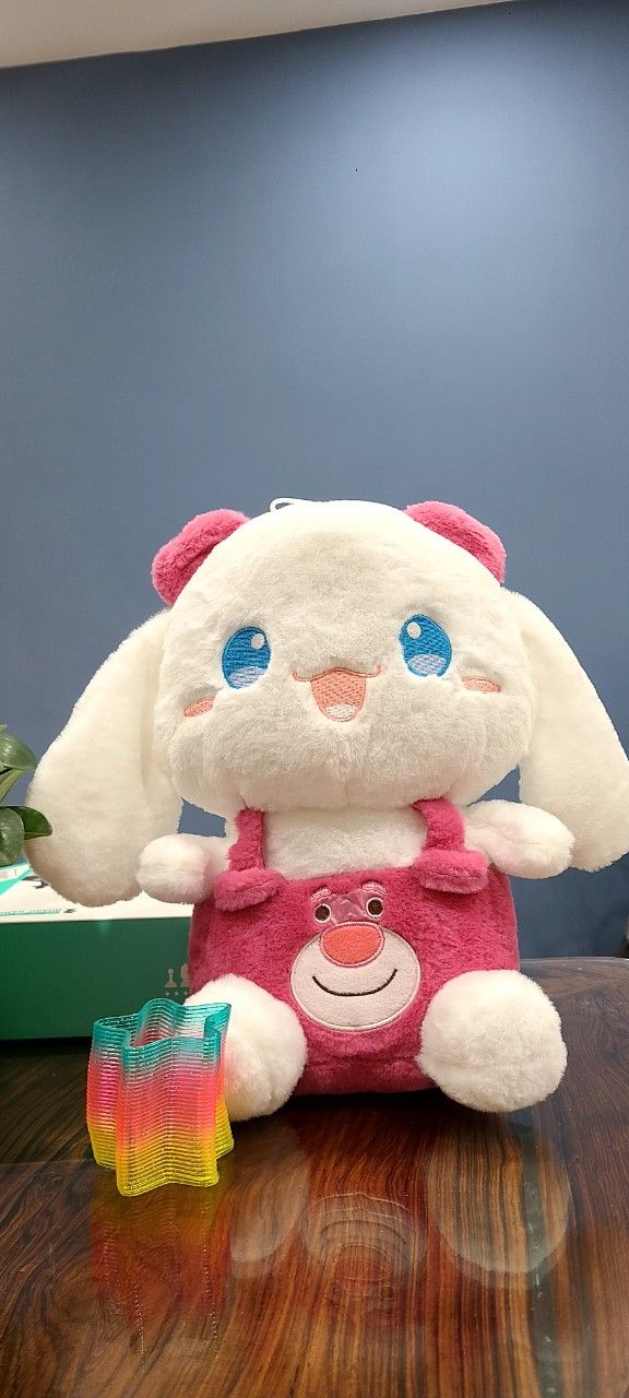 Thú bông:Thỏ mặc áo gấu dâu số cute (kích thước 30cm)