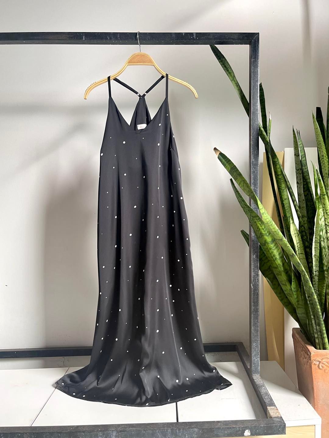 Đầm midi lụa hoa 2 dây Infashion