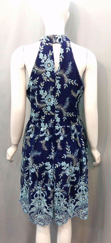 Đầm ren cổ yếm infashion