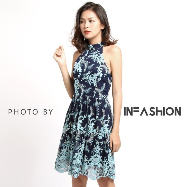 Đầm ren cổ yếm infashion