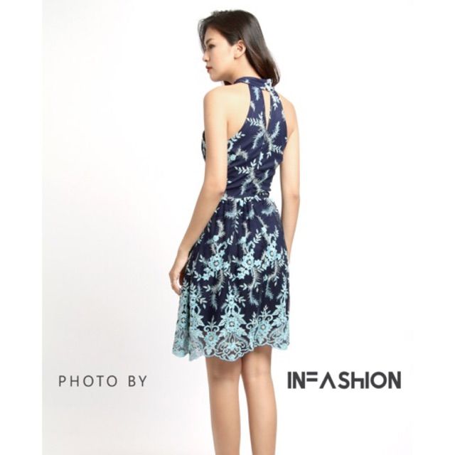 Đầm ren cổ yếm infashion