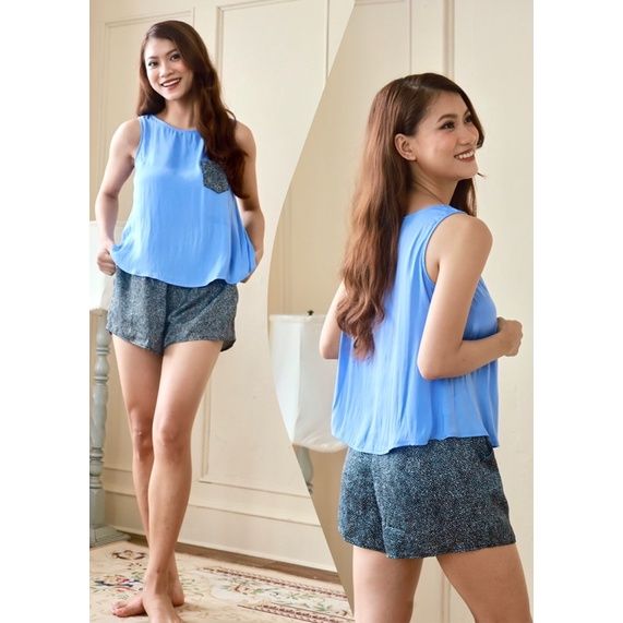Bộ đùi lụa mặc nhà cổ tròn phối màu và hoa văn Infashion