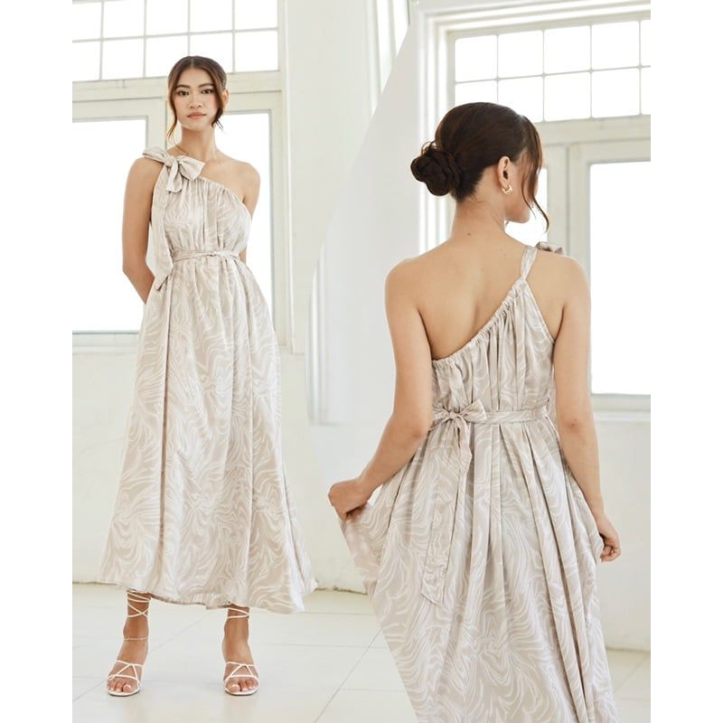 Đầm maxi lụa lệch vai hoa văn Infashion