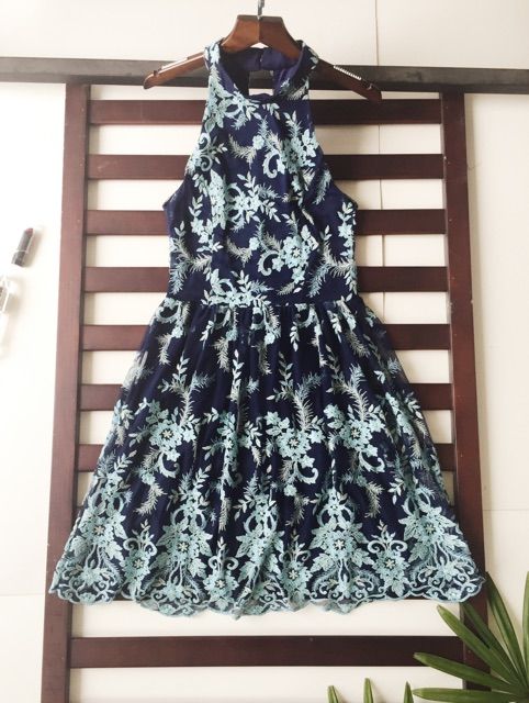 Đầm ren cổ yếm infashion