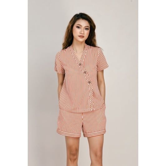 Set thời trang sọc đứng nút xéo Infashion