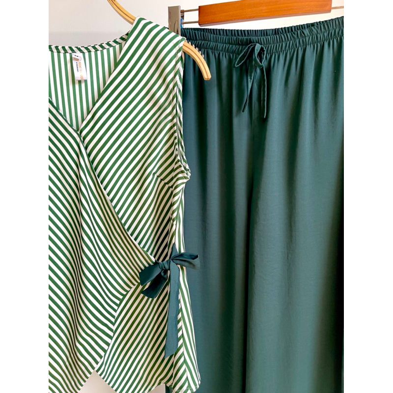 Set lụa áo sọc quần dài baggy nhấn nơ Infashion