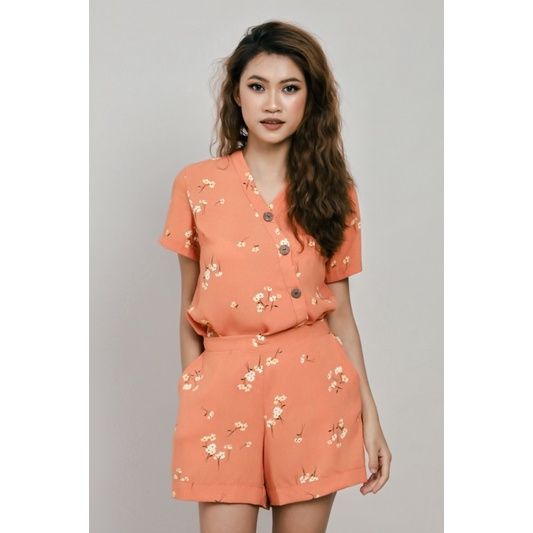 Set thời trang sọc đứng nút xéo Infashion