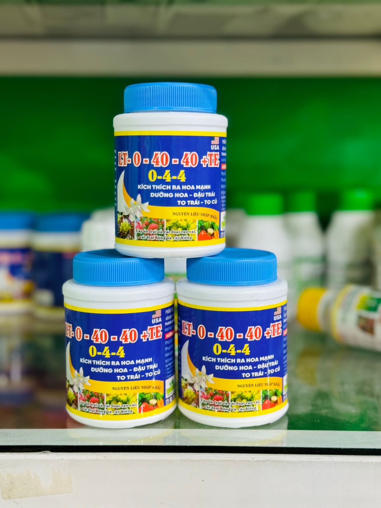 Phân bón lá NPK cao cấp 0-40-40 Kích Thích Ra hoa trên mọi loại cây trồng
