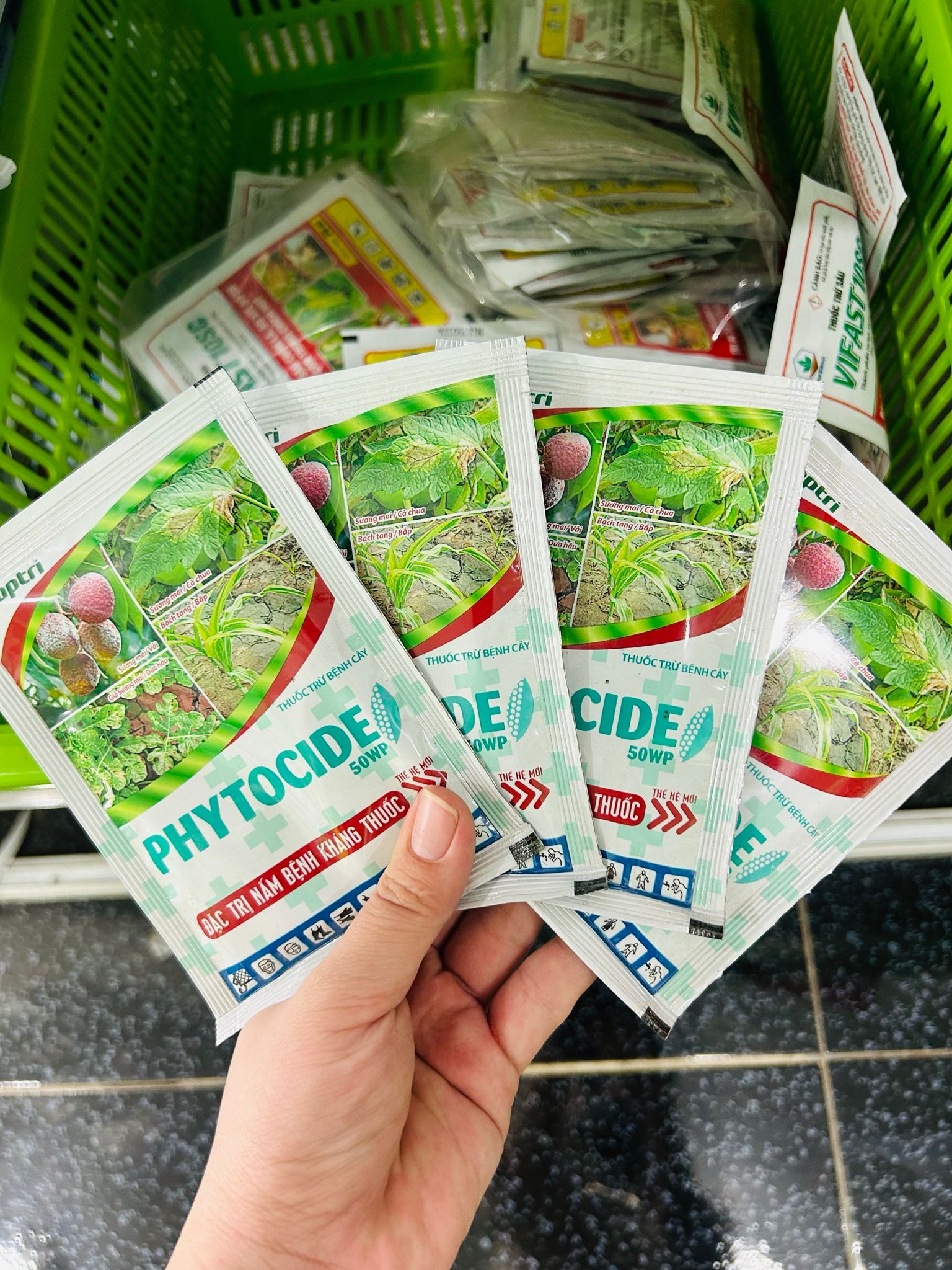 Phytocide 50WP Đặc trị sương mai, bệnh giả sương mai . Bệnh chết nhanh, vàng lá, rụng lá