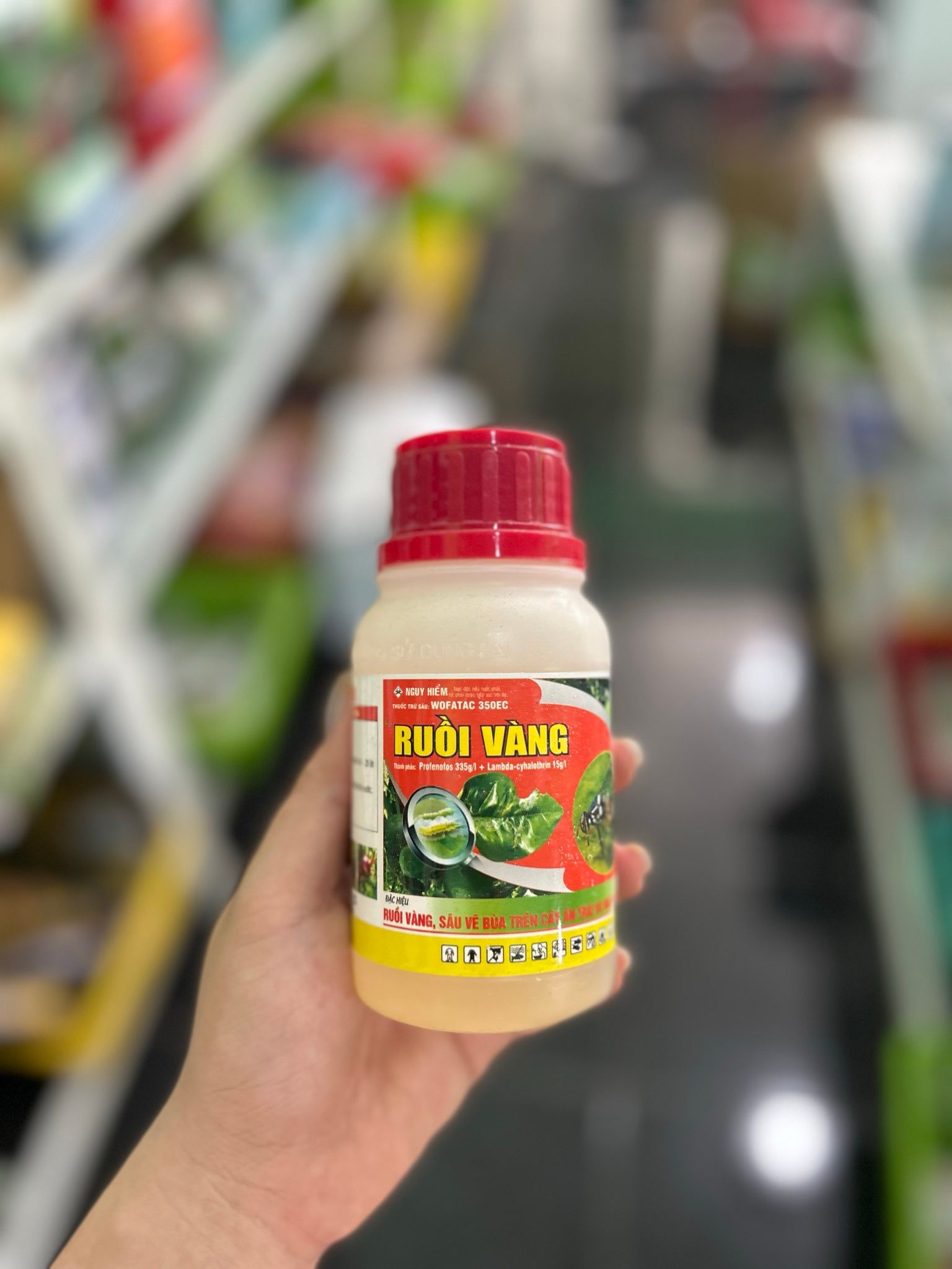 Thuốc DIỆT Ruồi vàng (200ML) - DIỆT SẠCH RUỒI VÀNG TRONG VƯỜN CÂY
