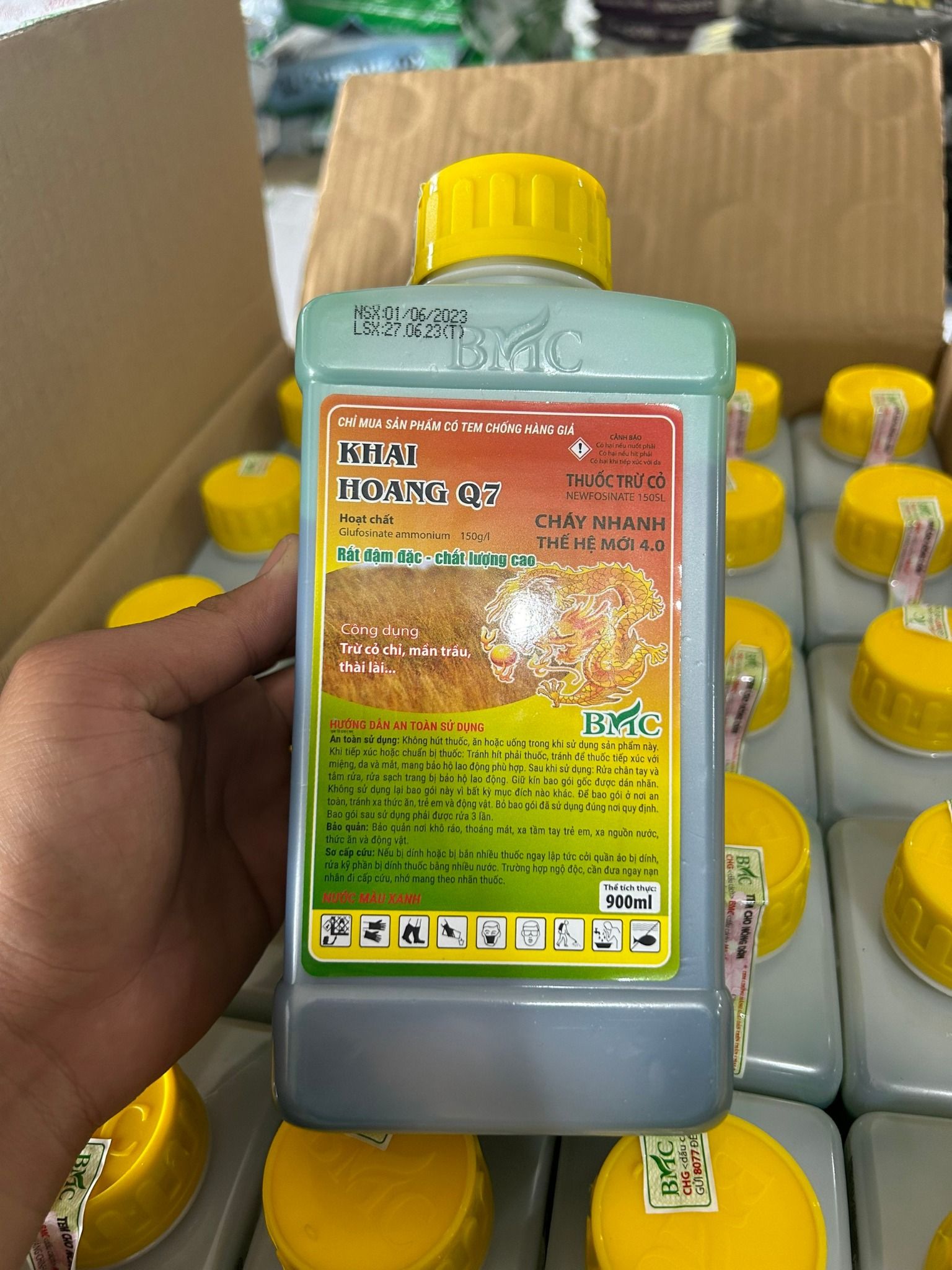 Thuốc Trừ Cỏ Khai Hoang Q7- Chai 900ml - CHÍNH HÃNG CÓ TEM