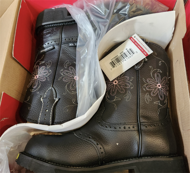 Giày boot Justin da ngựa hoa thêu trắng HN Đen