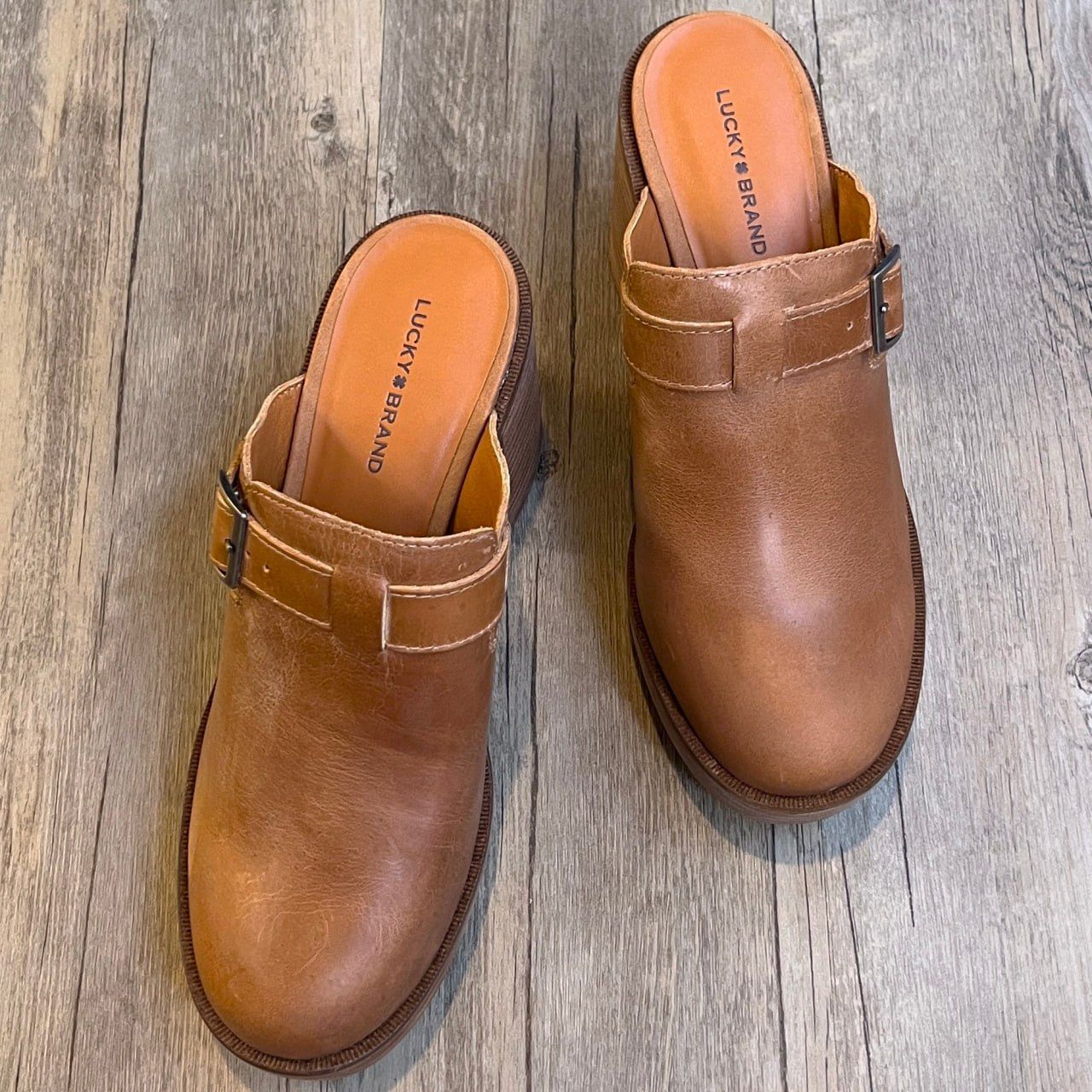 Dép cao gót Lucky Brand Odibell Platform Clogs HN Tan