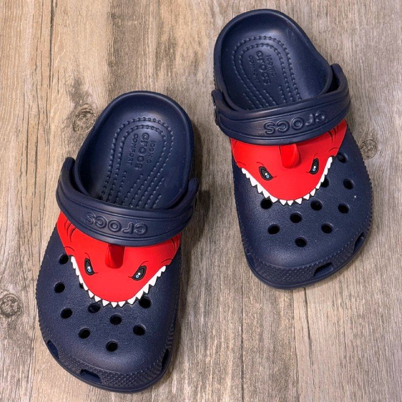 Dép Crocs Kid Clog Baby Shark HN Blue/Red
