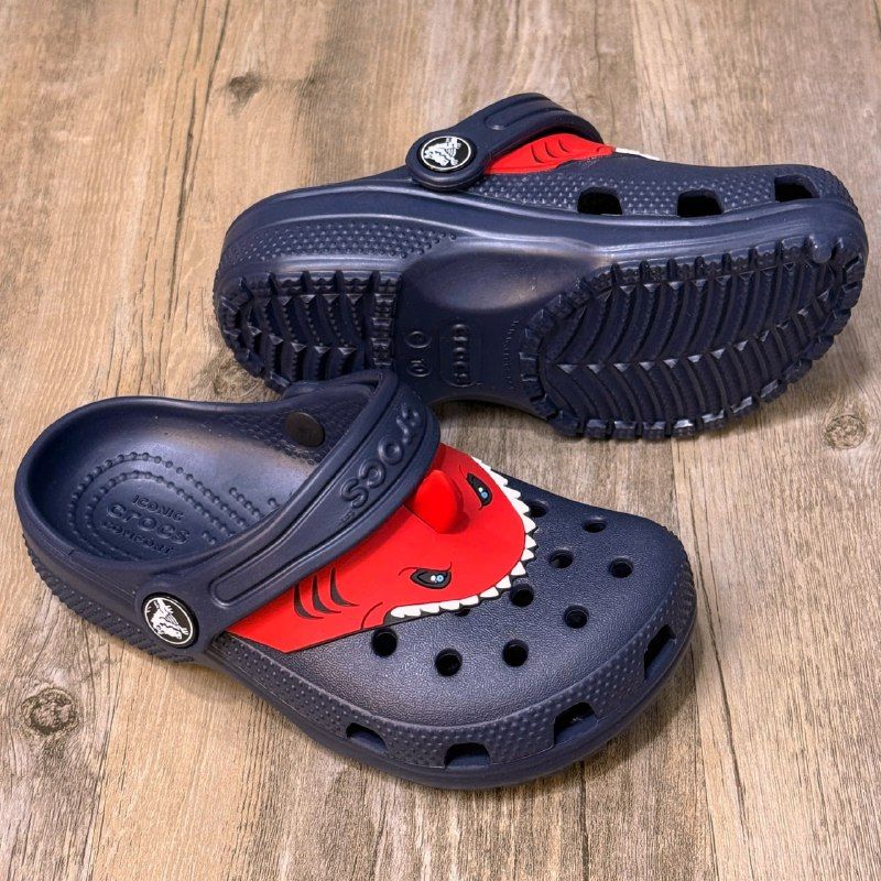 Dép Crocs Kid Clog Baby Shark HN Blue/Red
