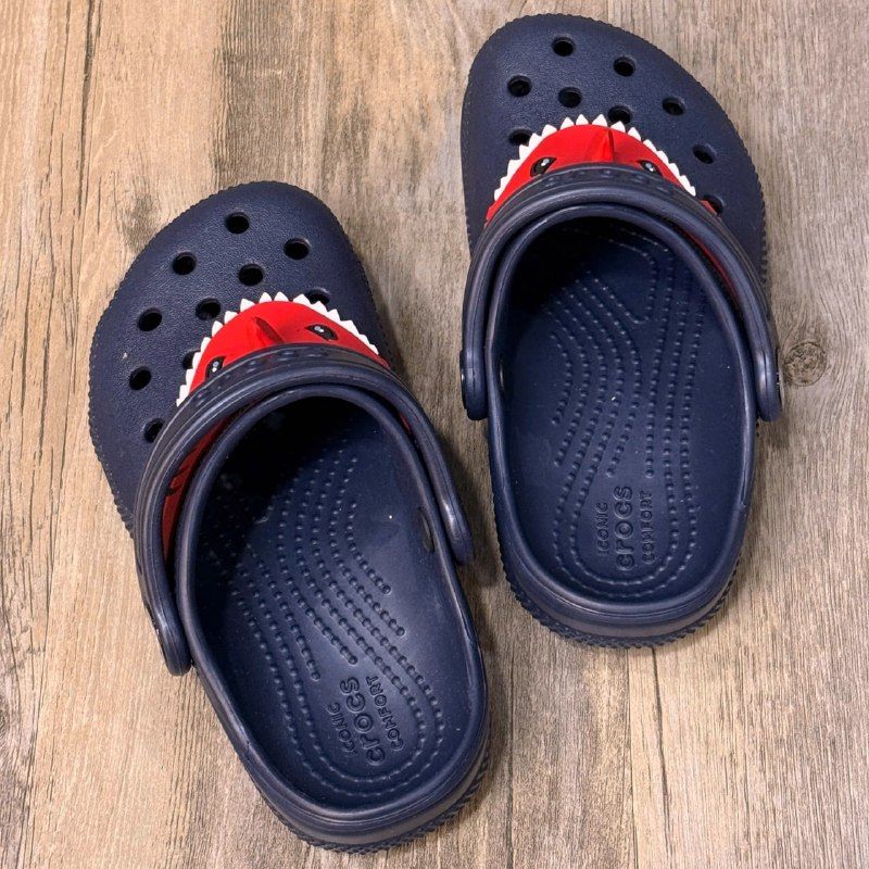 Dép Crocs Kid Clog Baby Shark HN Blue/Red