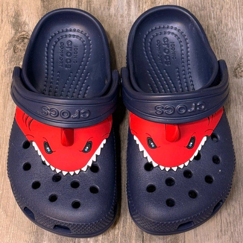 Dép Crocs Kid Clog Baby Shark HN Blue/Red