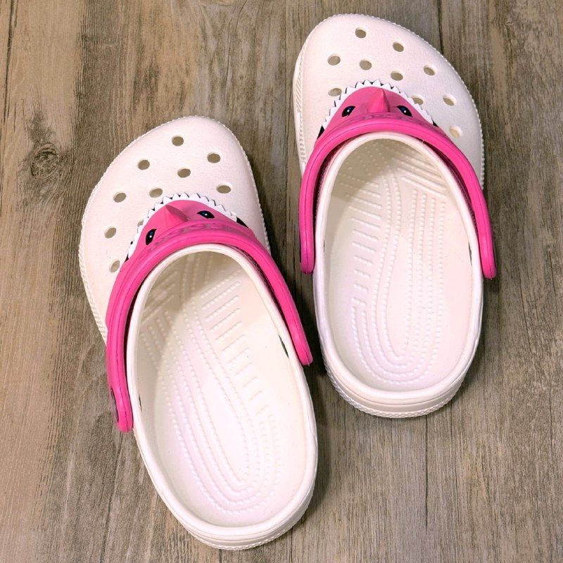 Dép Crocs Kid Clog Baby Shark HN White/Pink