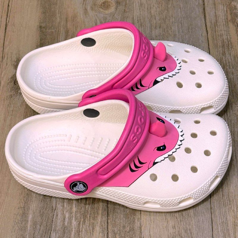 Dép Crocs Kid Clog Baby Shark HN White/Pink