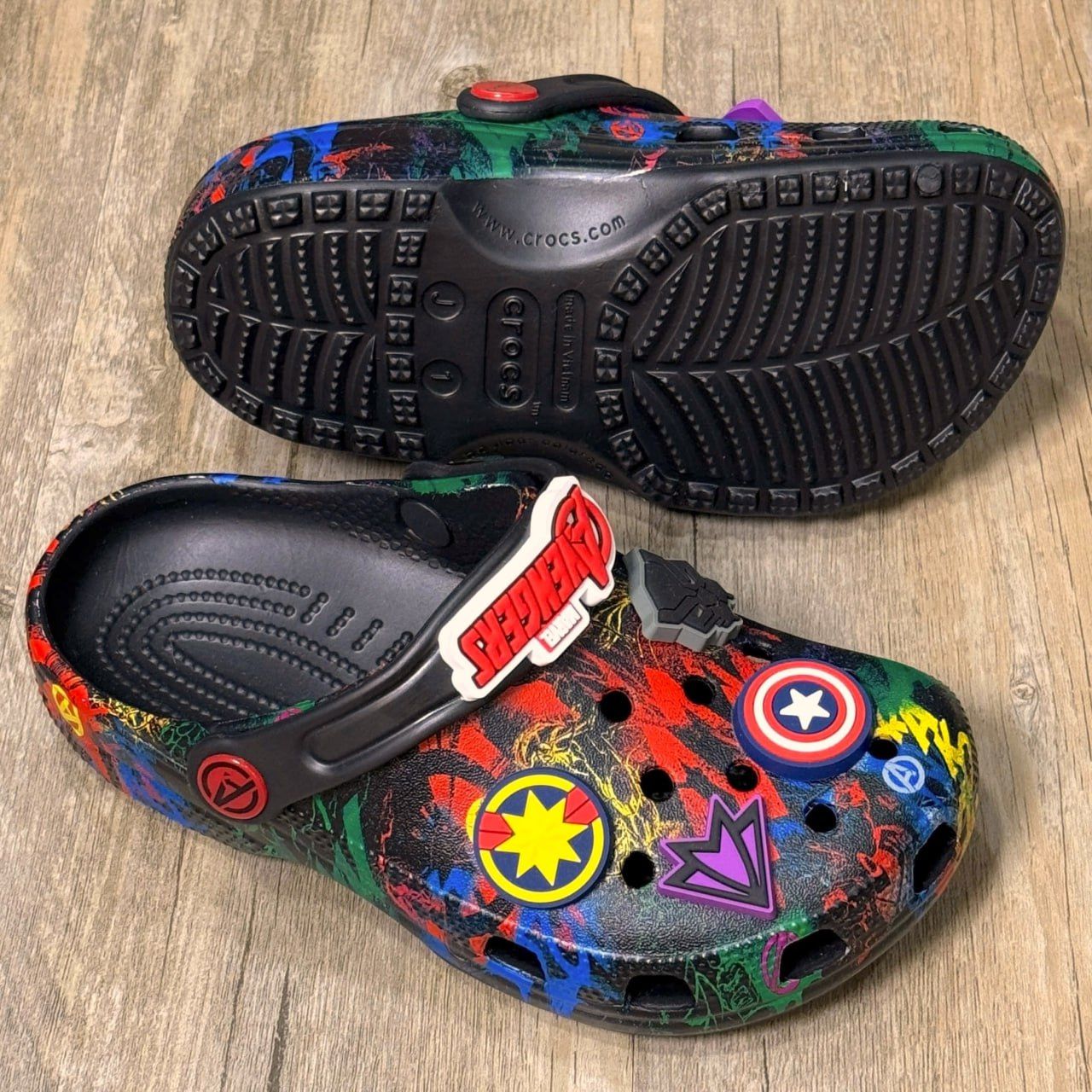 Dép Crocs Kid Clog Marvel Avengers HN Black