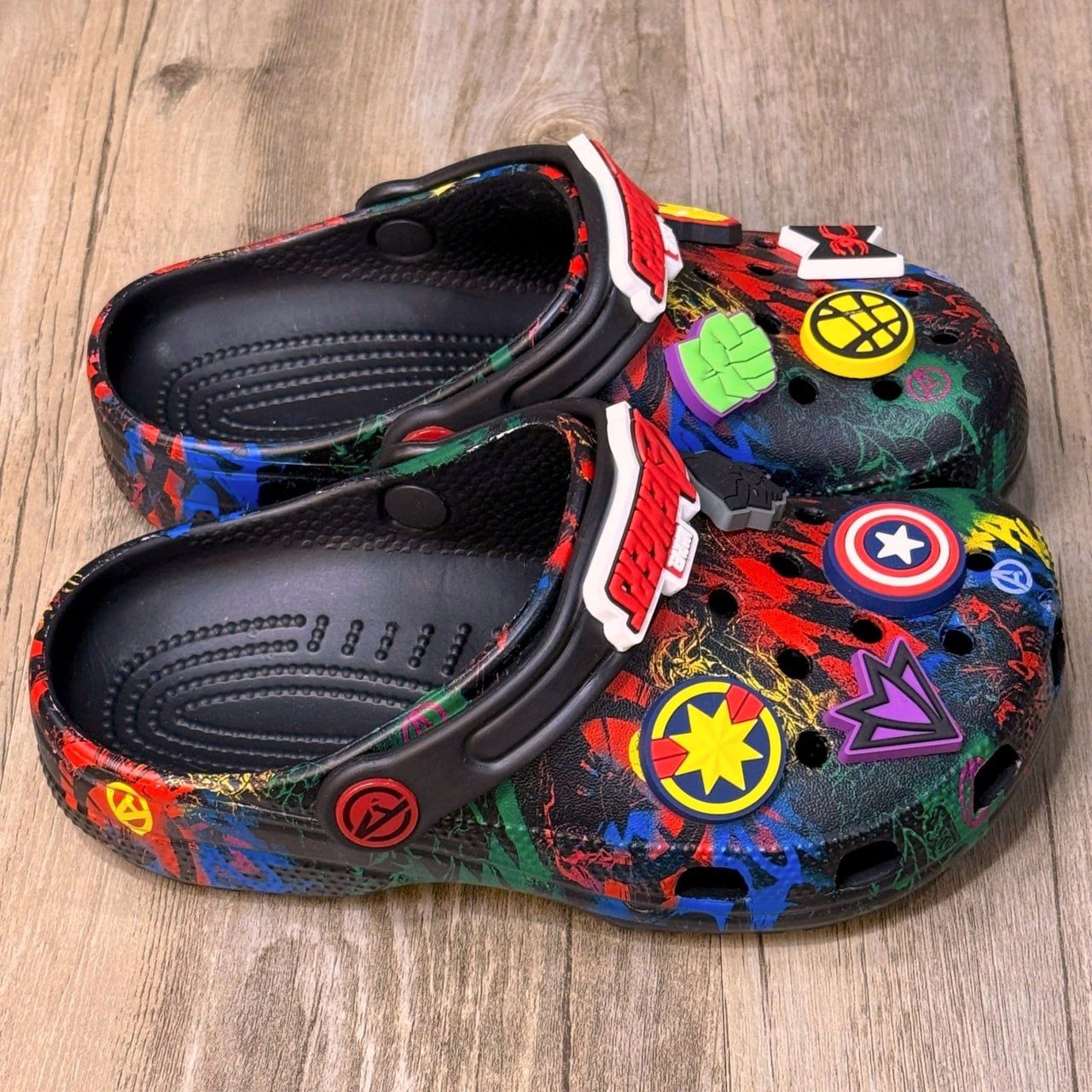 Dép Crocs Kid Clog Marvel Avengers HN Black