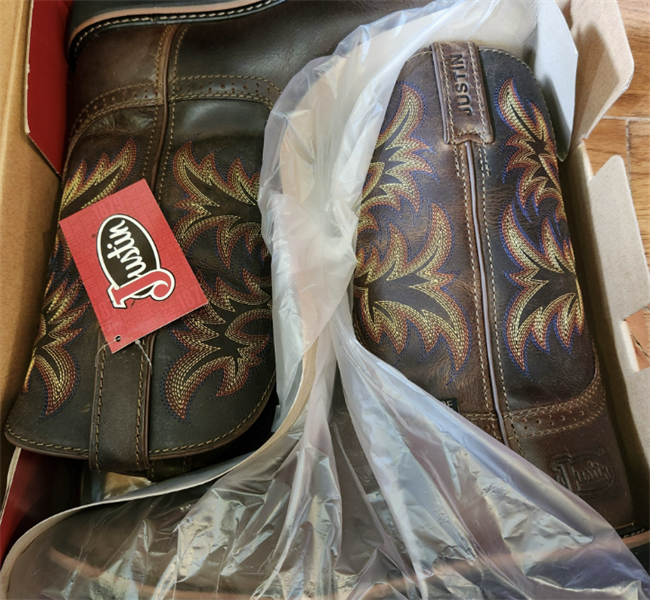 Giày boot Justin da ngựa hoa thêu nâu HN Nâu