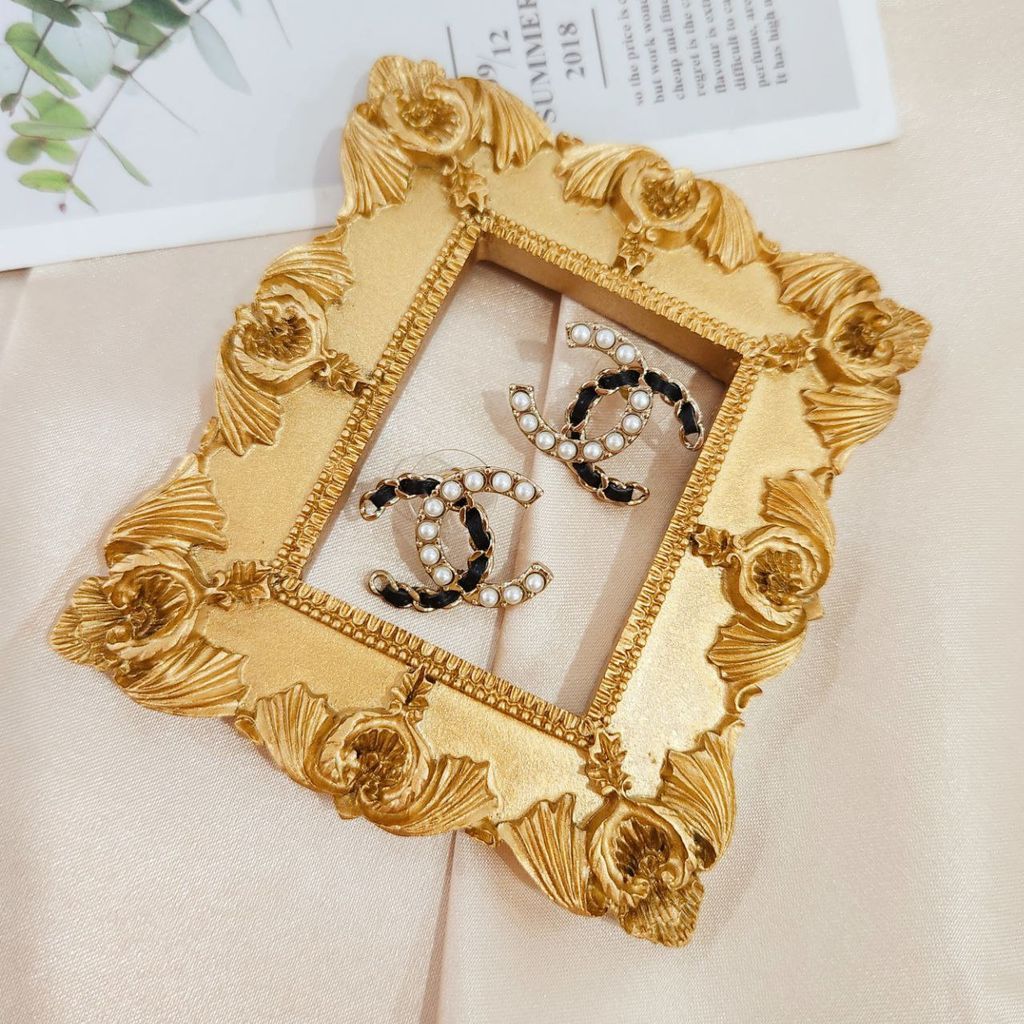 Bông tai - Chanel Logo phối da DS Vàng