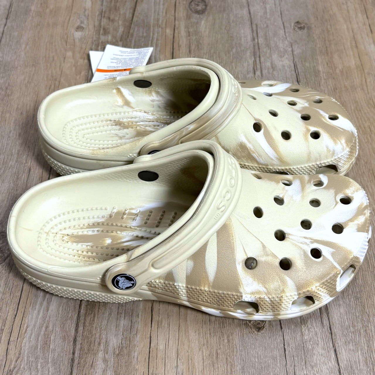 Dép Crocs Classic Roomyfit Loang HN Bone