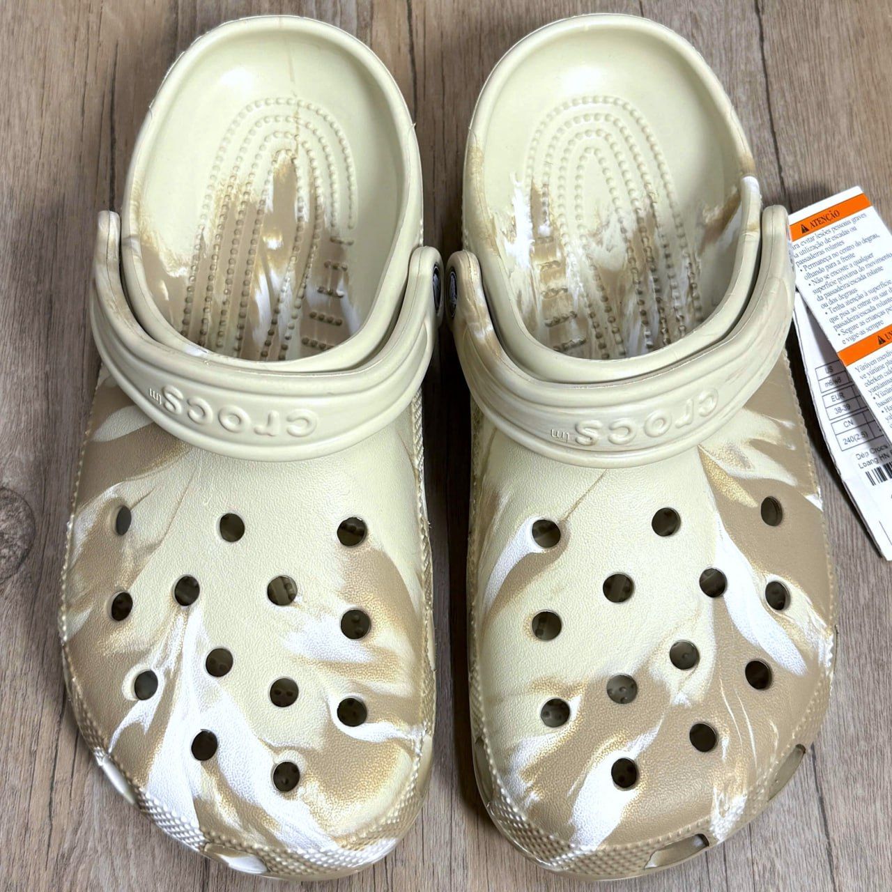 Dép Crocs Classic Roomyfit Loang HN Bone