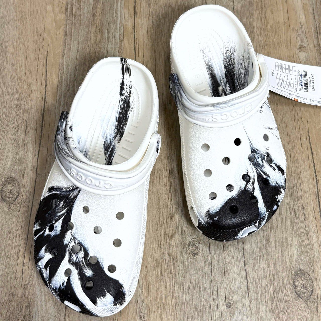 Dép Crocs Classic Roomyfit Loang HN White/Black