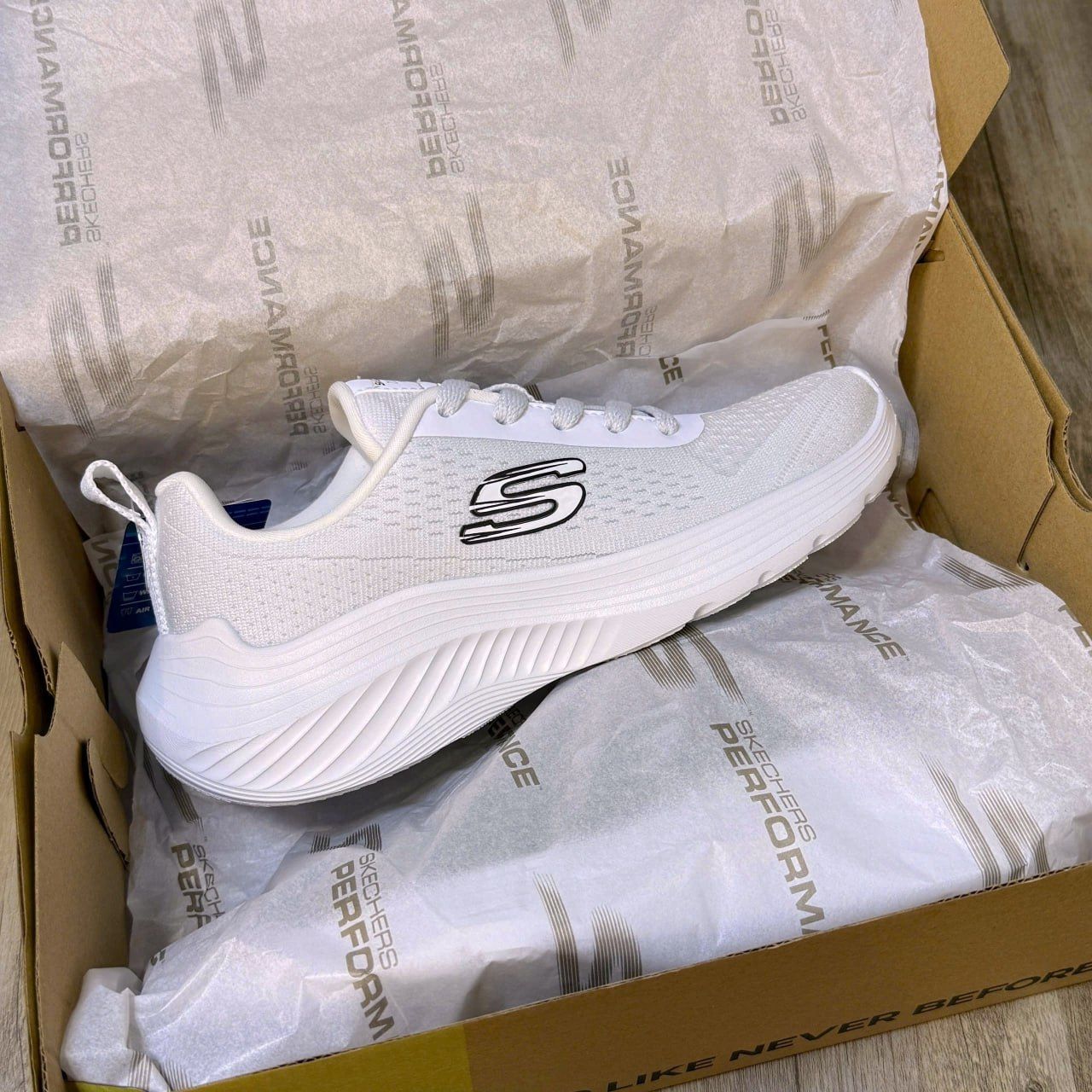 Giày Skechers D'Lux Walker 988-23A MV2 White
