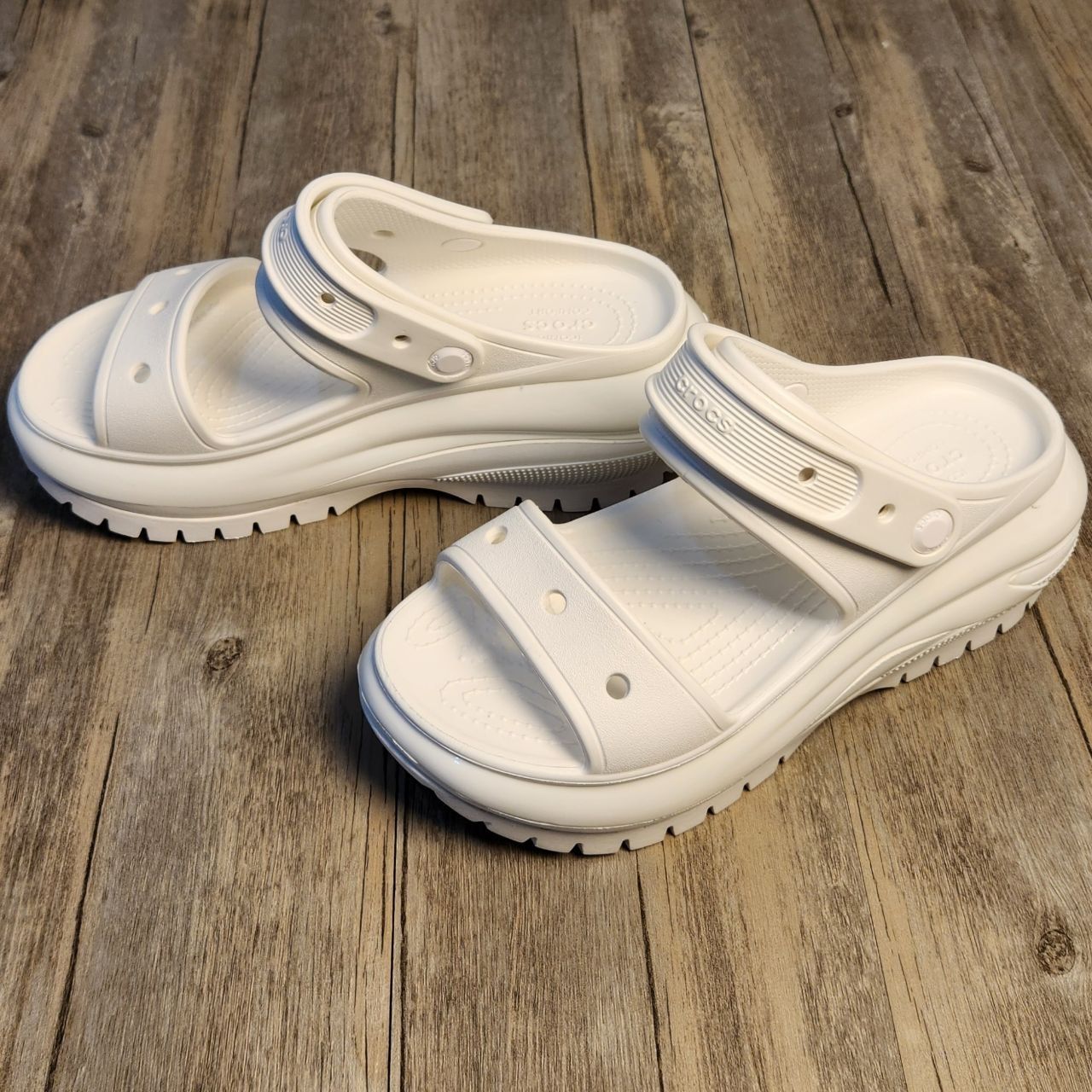 Dép Crocs Classic Mega Crush Sandal 3 Lớp MV White