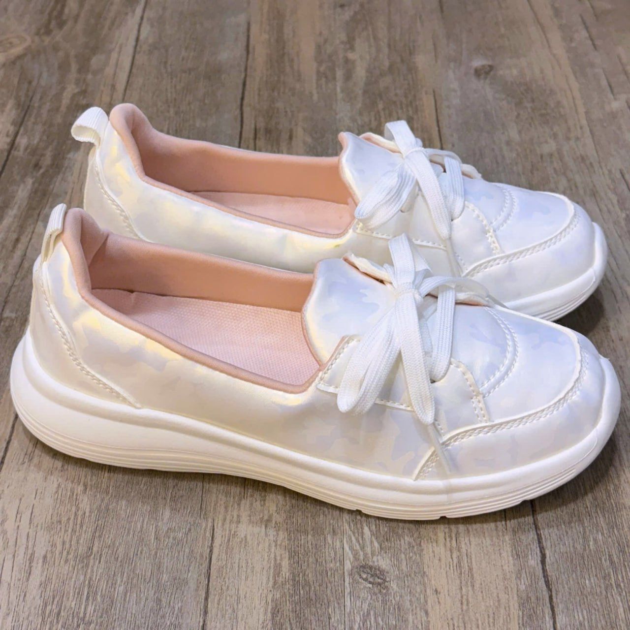 Giày Kirei Breathable Walk on Camo BG White