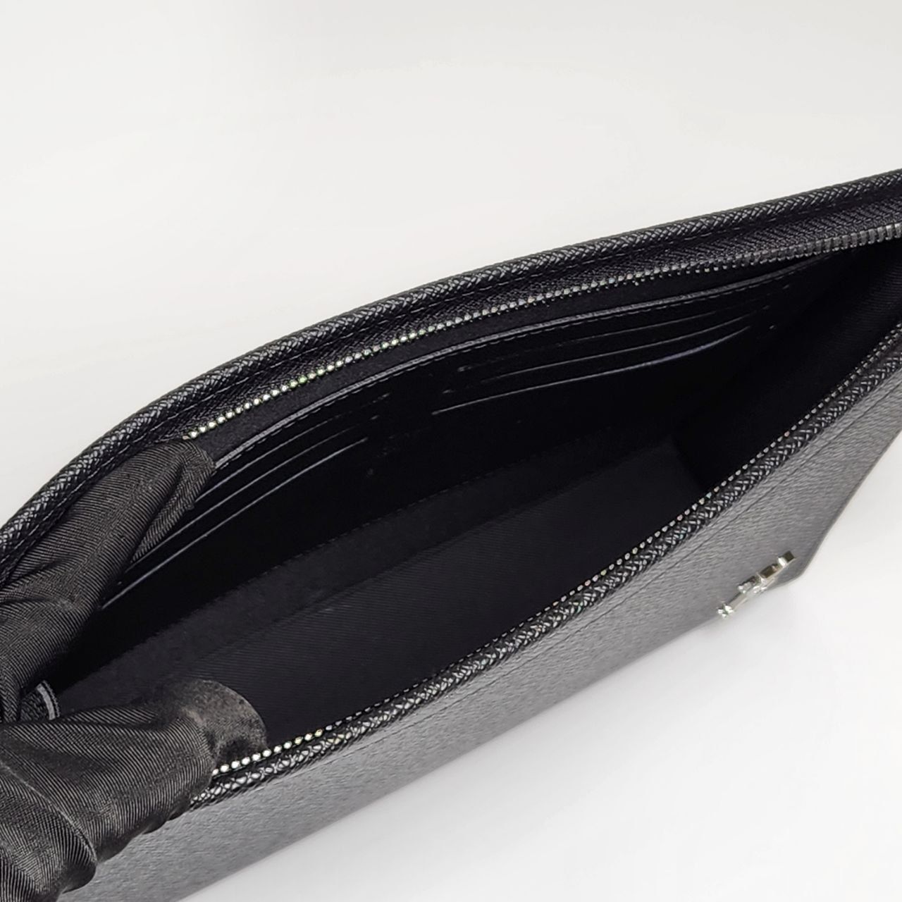 Clutch LV Pochette Voyage MM DS Đen