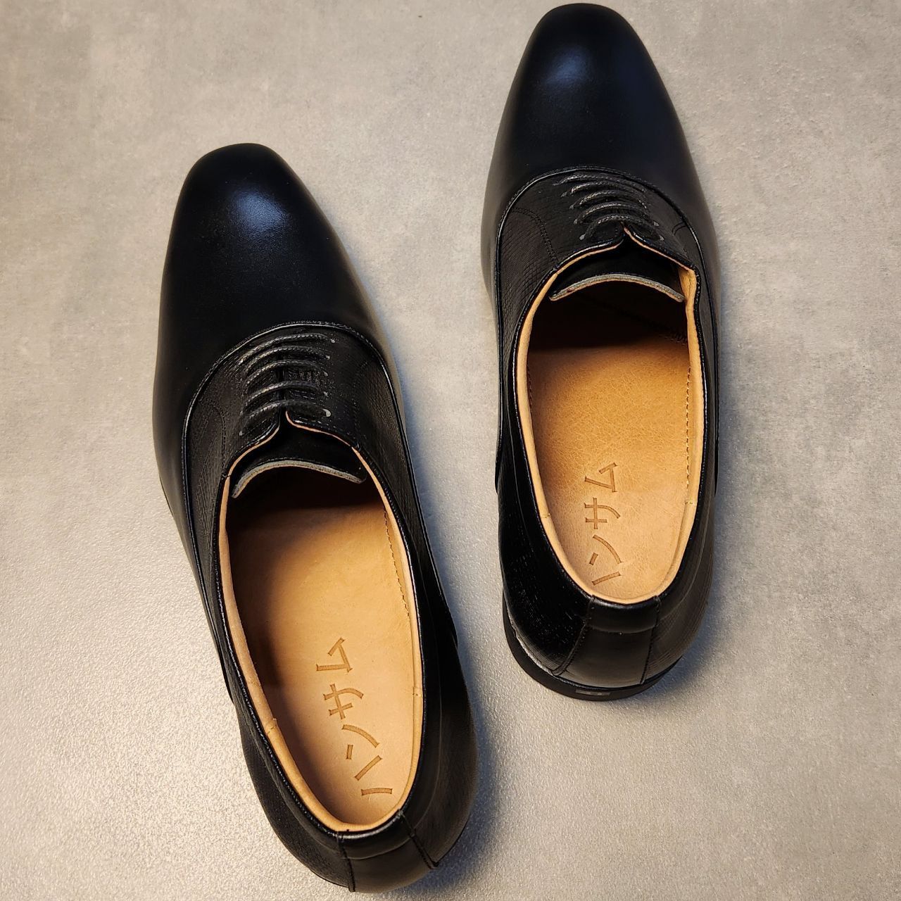 Giày tây Hansamu Emboss Oxford LA Đen