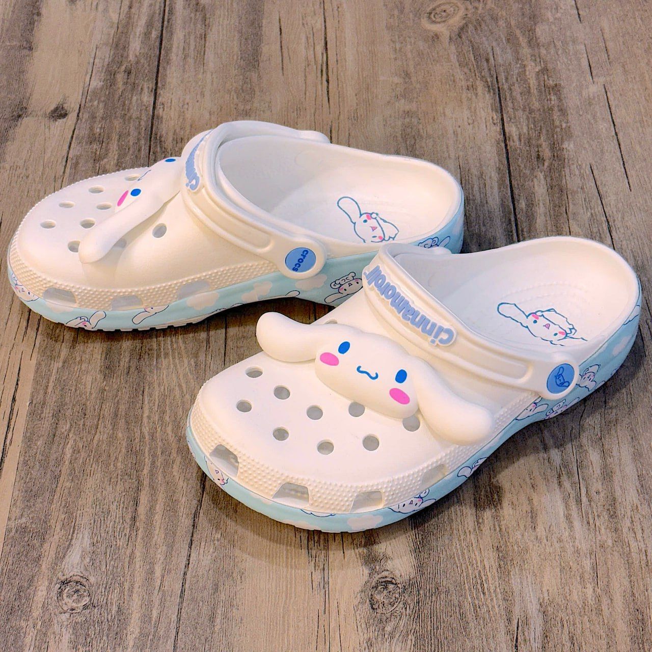 Dép Crocs Clog Cinnamoroll HN White