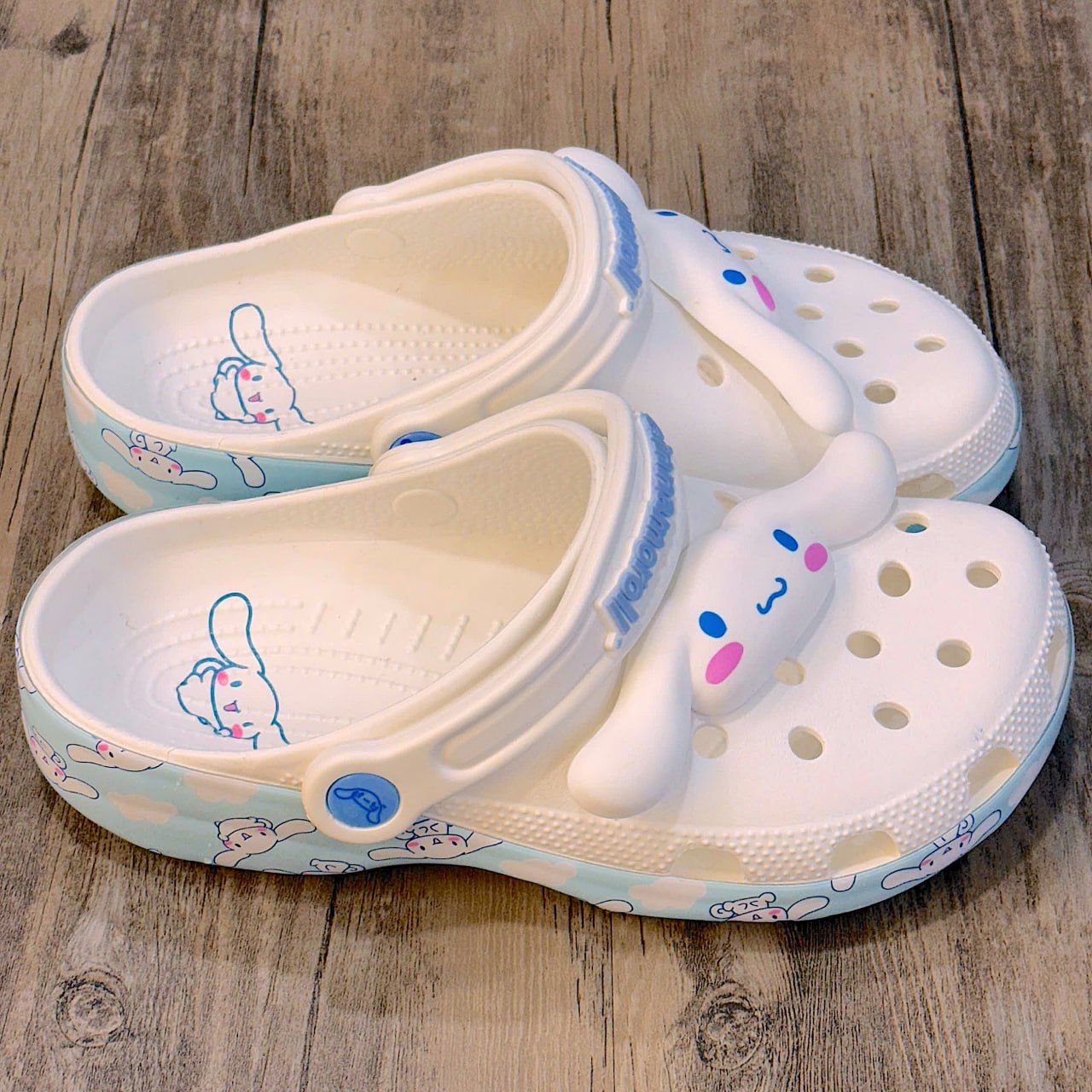 Dép Crocs Clog Cinnamoroll HN White