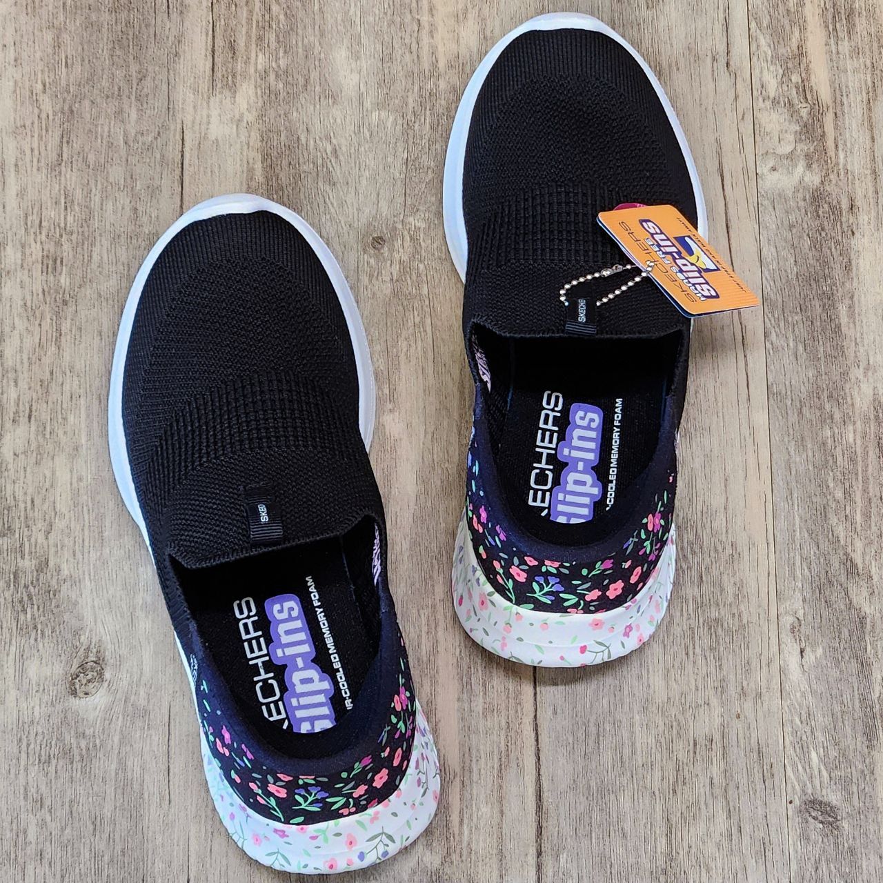 Giày Skechers Slip-ins Bloom On MV Black