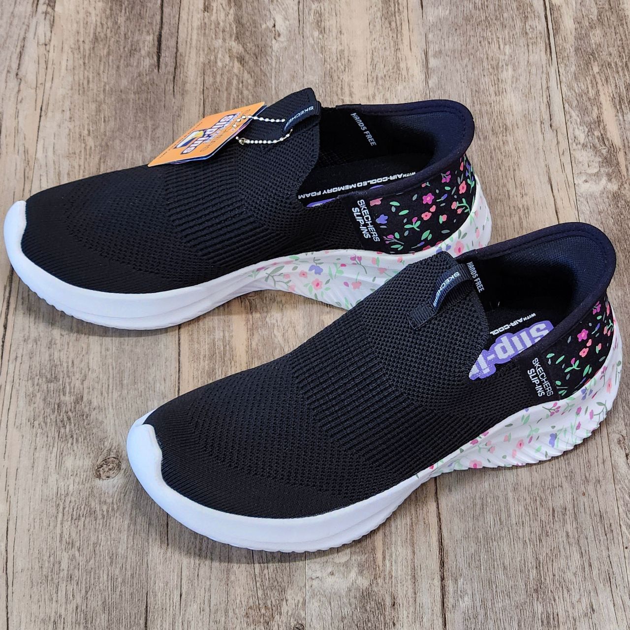 Giày Skechers Slip-ins Bloom On MV Black