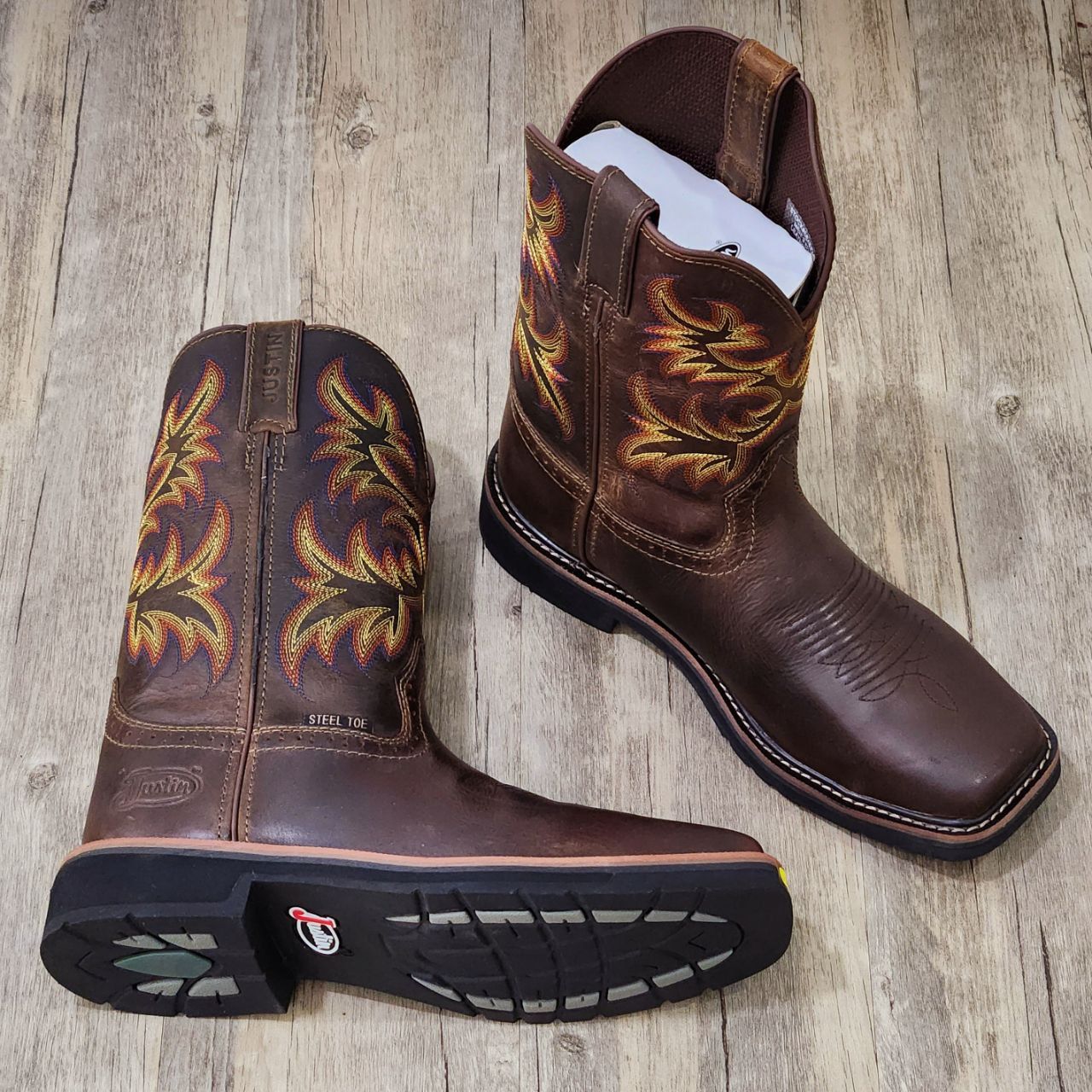Giày boot Justin da ngựa hoa thêu nâu HN Nâu