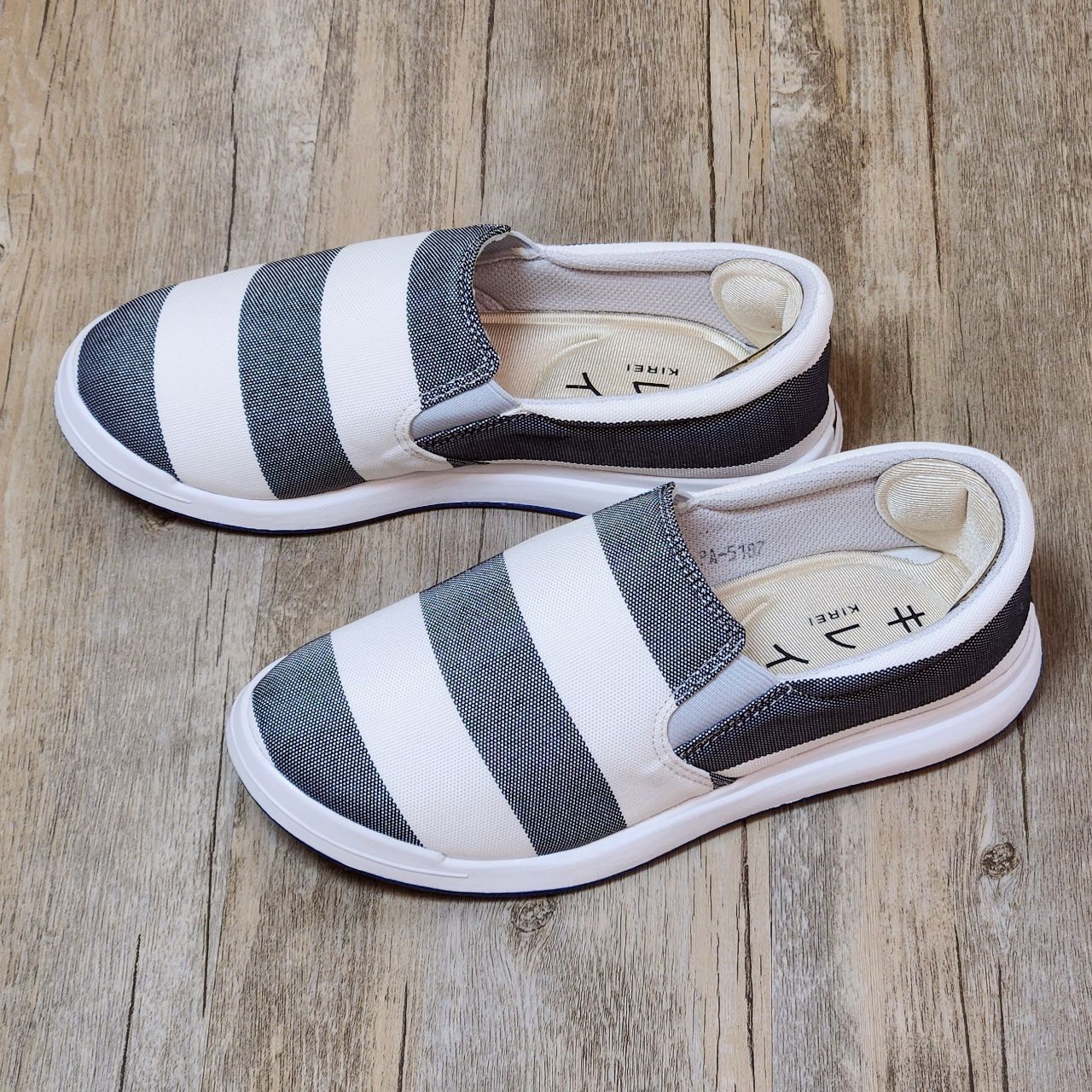 Giày Nhật Kirei walk canvas sọc KH Xám trắng