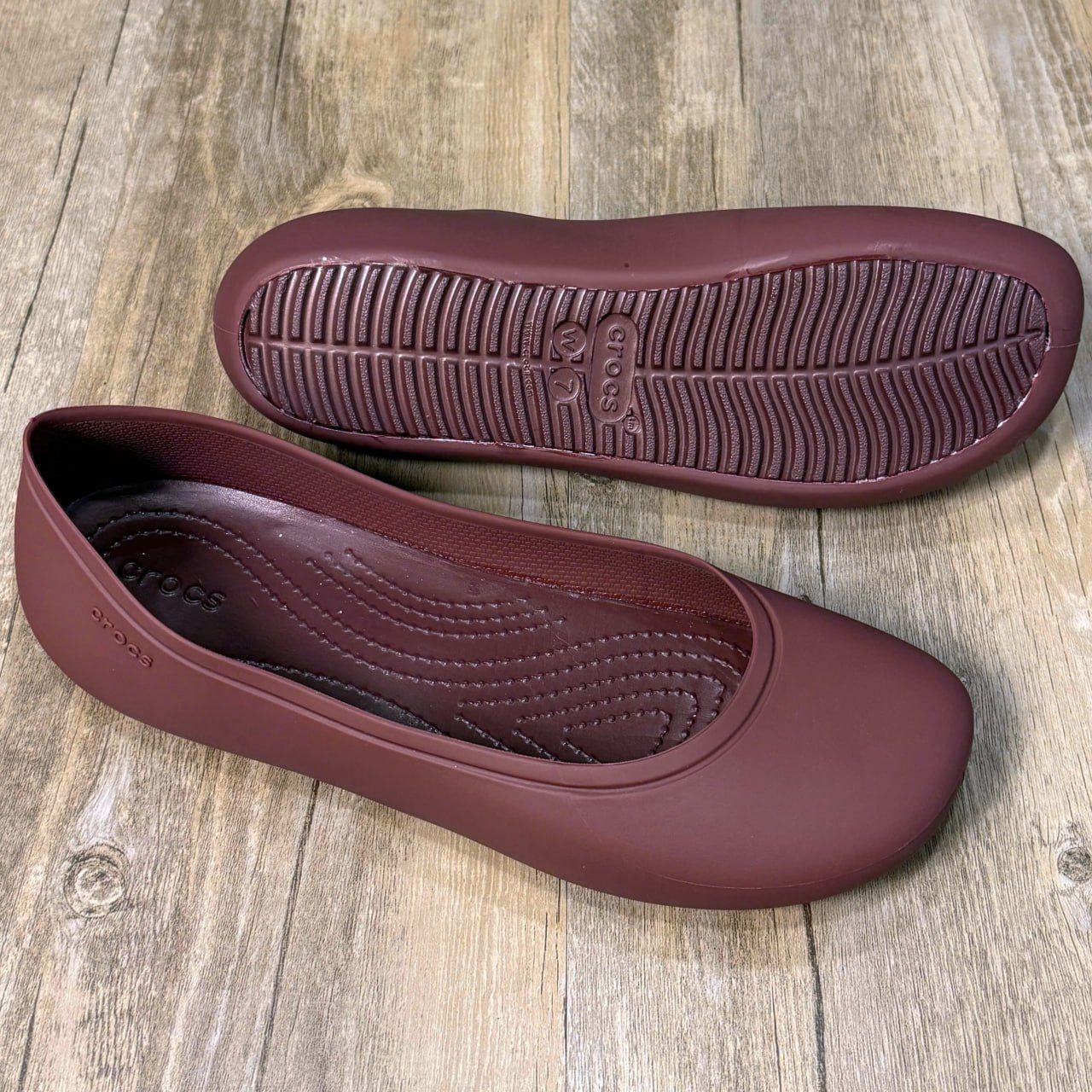 Giày Búp Bê Crocs Brooklyn Pointed HN Dark Red