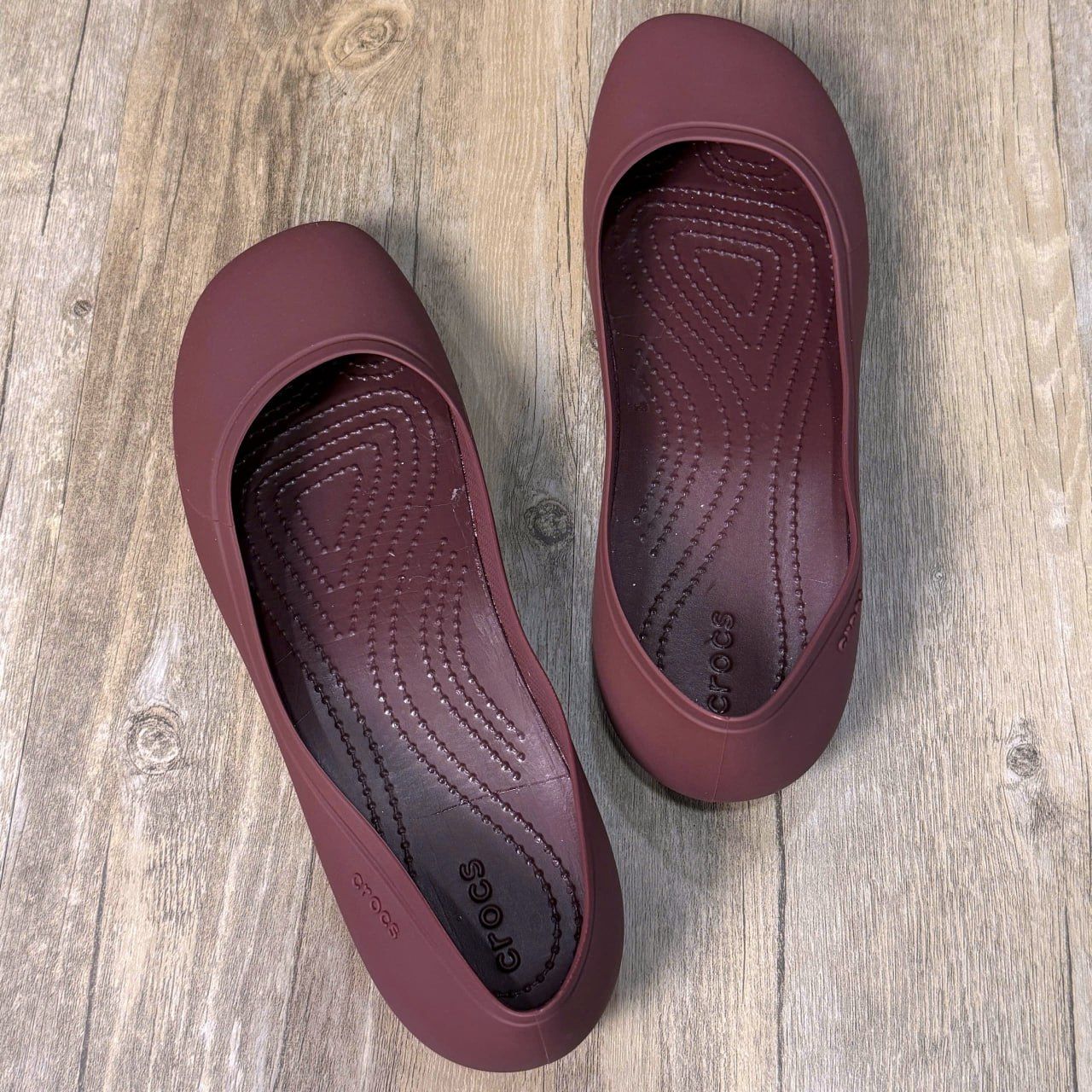 Giày Búp Bê Crocs Brooklyn Pointed HN Dark Red