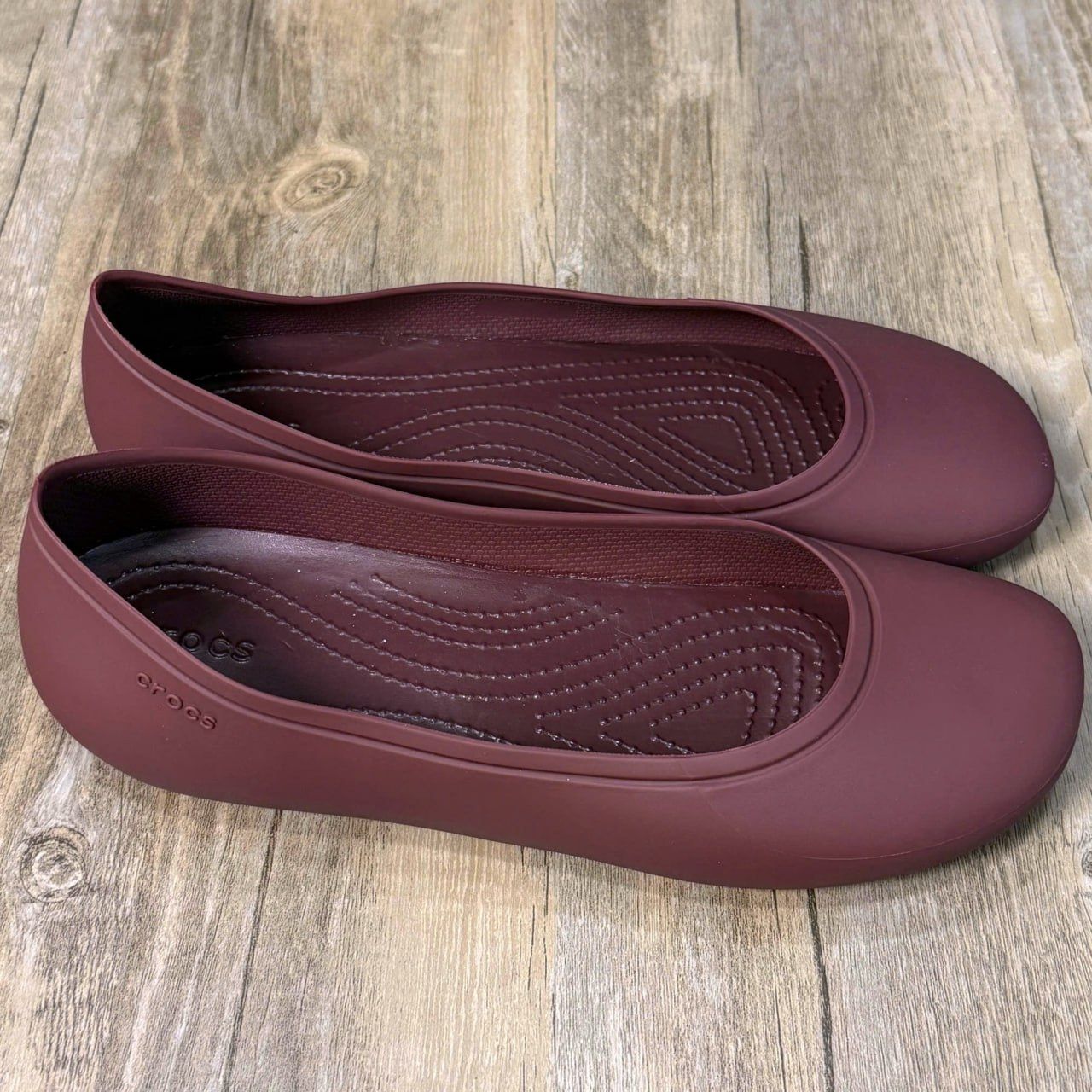 Giày Búp Bê Crocs Brooklyn Pointed HN Dark Red