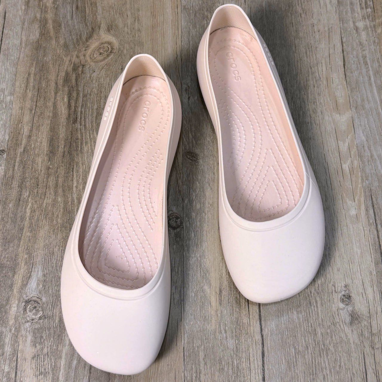 Giày Búp Bê Crocs Brooklyn Pointed HN Cream