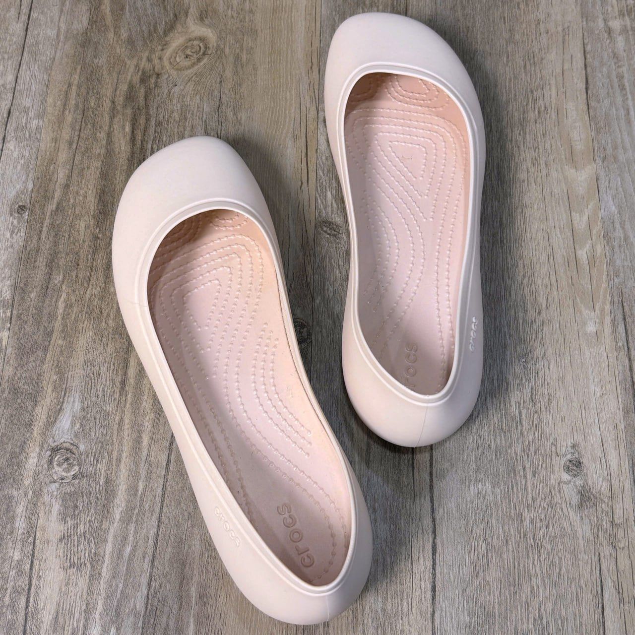 Giày Búp Bê Crocs Brooklyn Pointed HN Cream